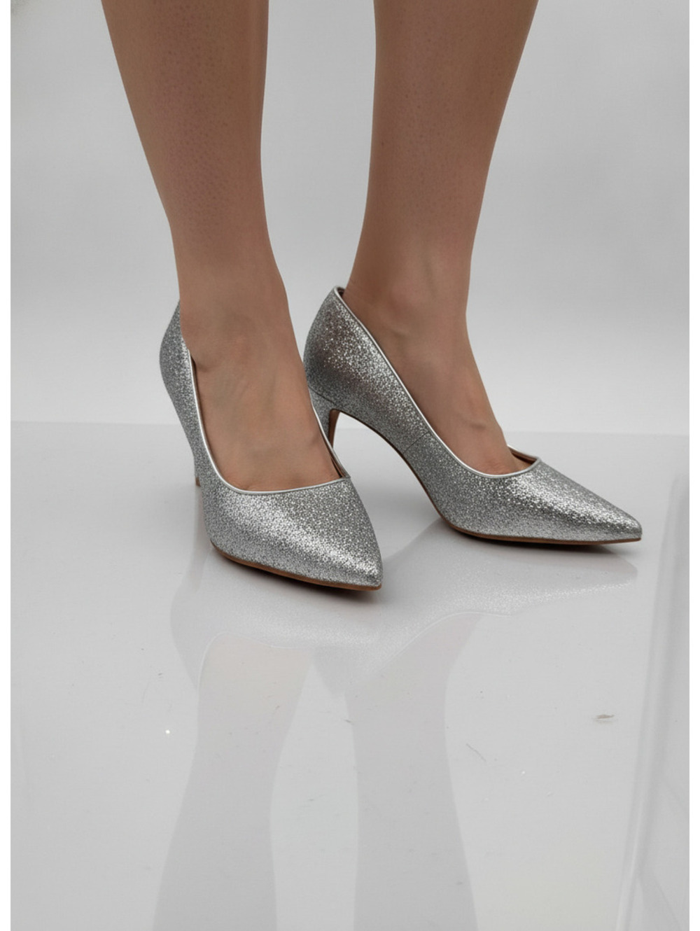 On 34th Jeulsep Silver Glitter Pointed Toe Pumps Size 6M